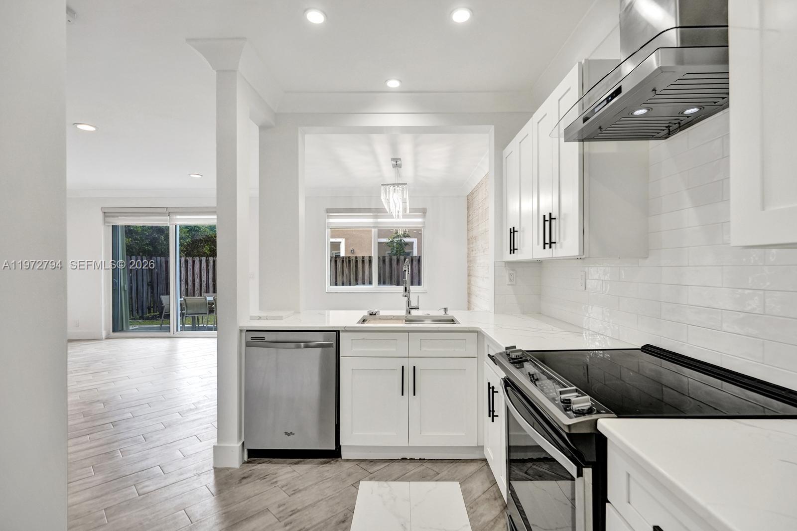 BANYAN TRAILS - Residential