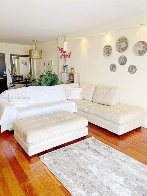 1500 Bay Rd 1142S Miami Beach FL 33139