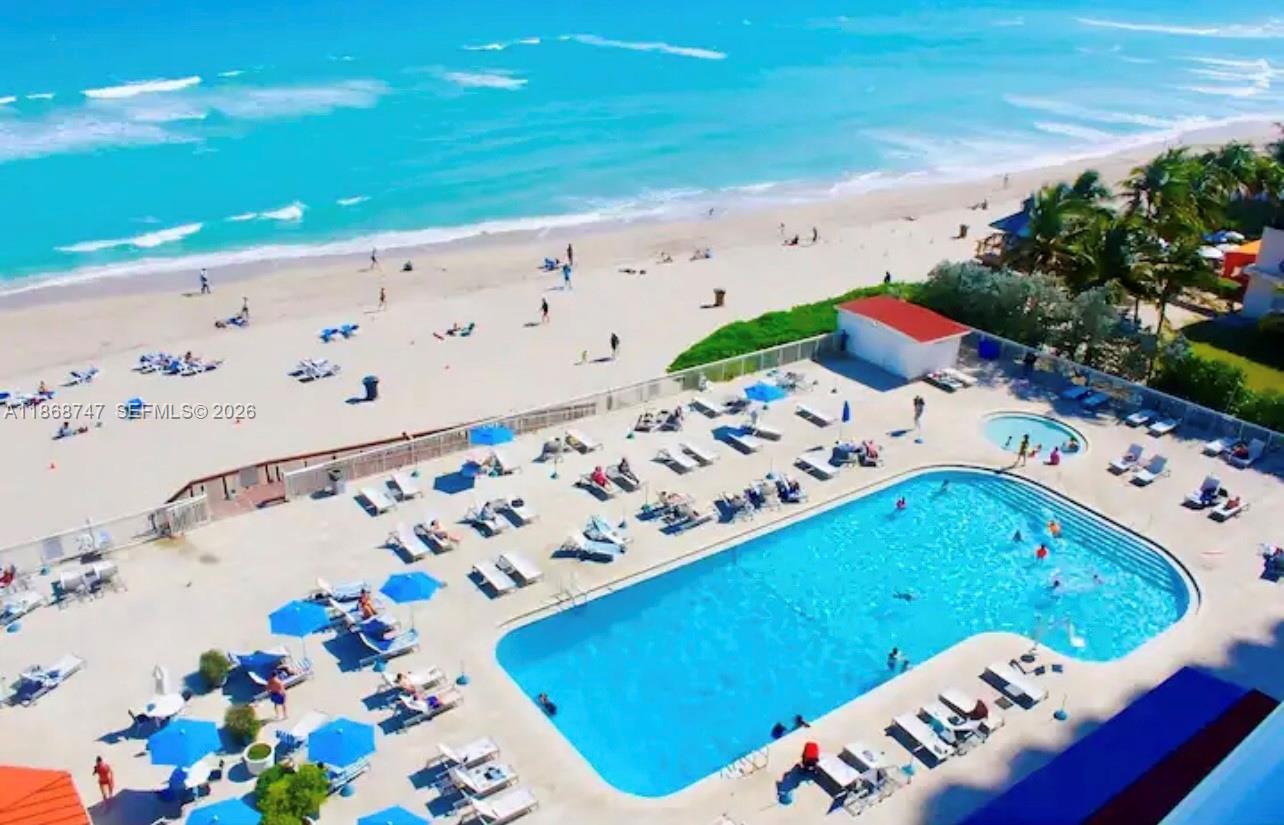 THE AVENTURA BEACH CLUB C - Residential