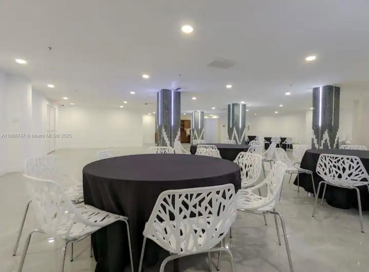 THE AVENTURA BEACH CLUB C - Residential