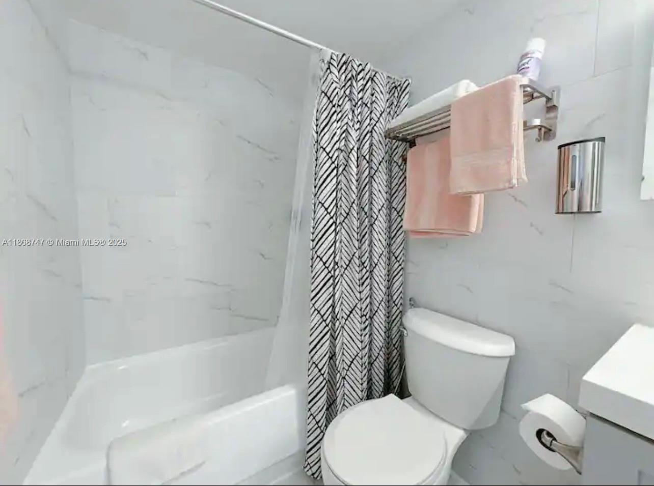 THE AVENTURA BEACH CLUB C - Residential