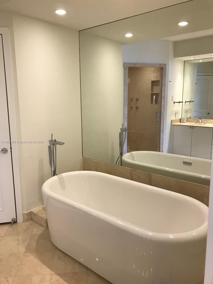 CLUB TOWER THREE CONDO - Residential Lease