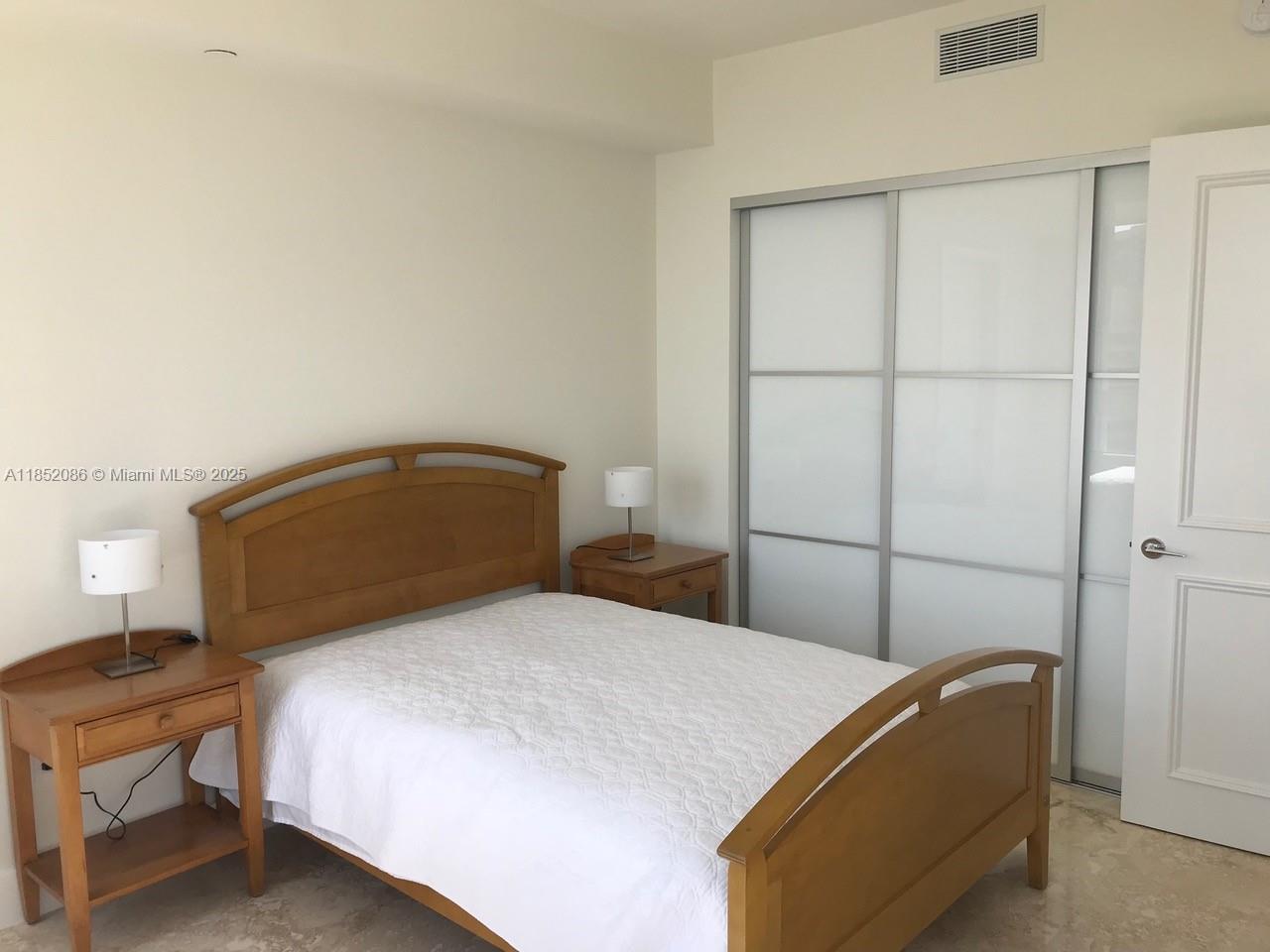 CLUB TOWER THREE CONDO - Residential Lease