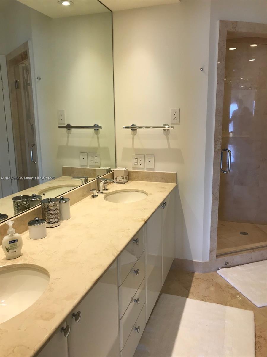 CLUB TOWER THREE CONDO - Residential Lease