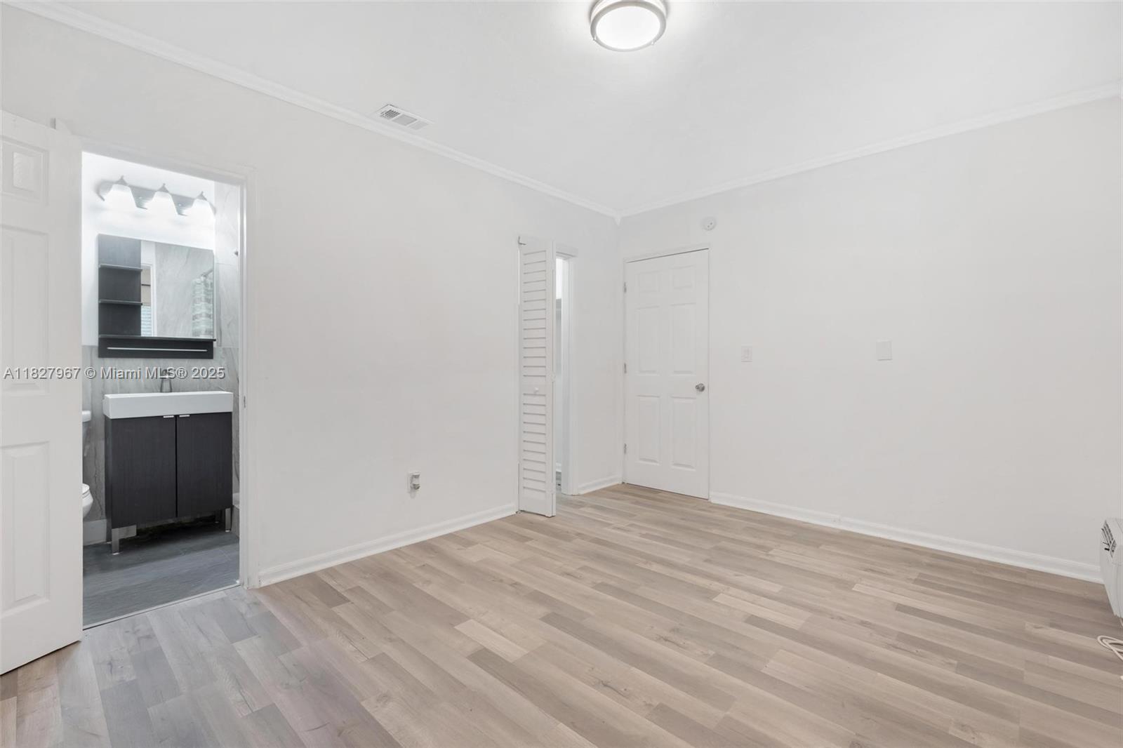 535 NE 158 ST