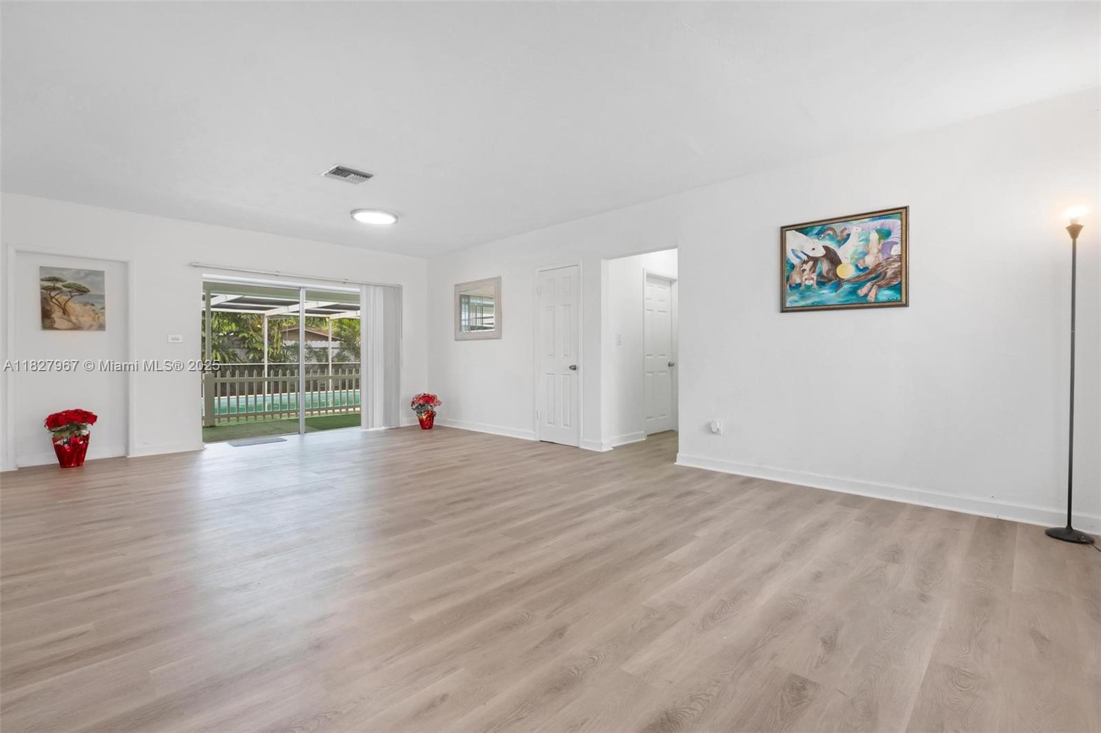 535 NE 158 ST