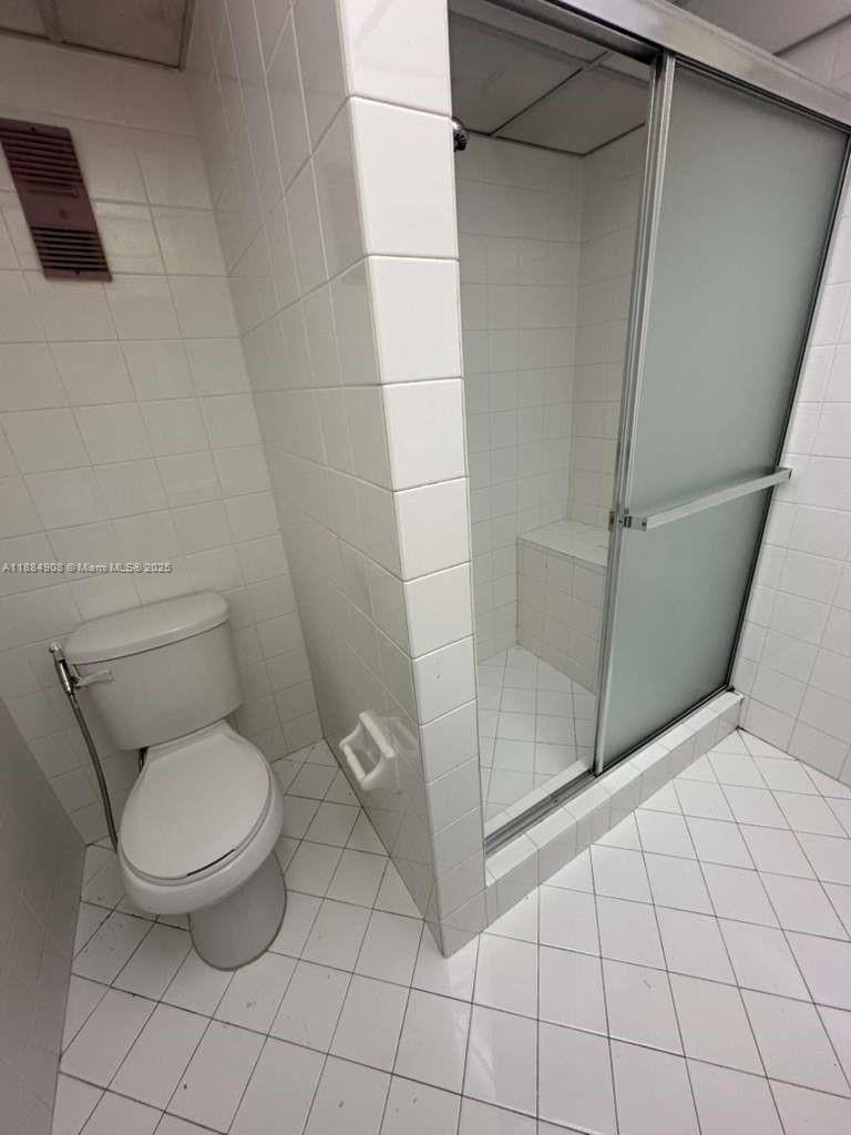 SAMARI LAKE EAST CONDO - Residential Lease