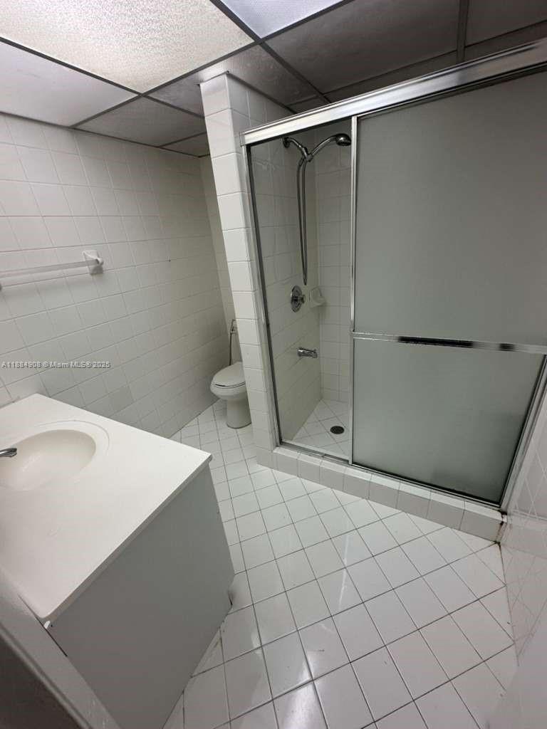 SAMARI LAKE EAST CONDO - Residential Lease