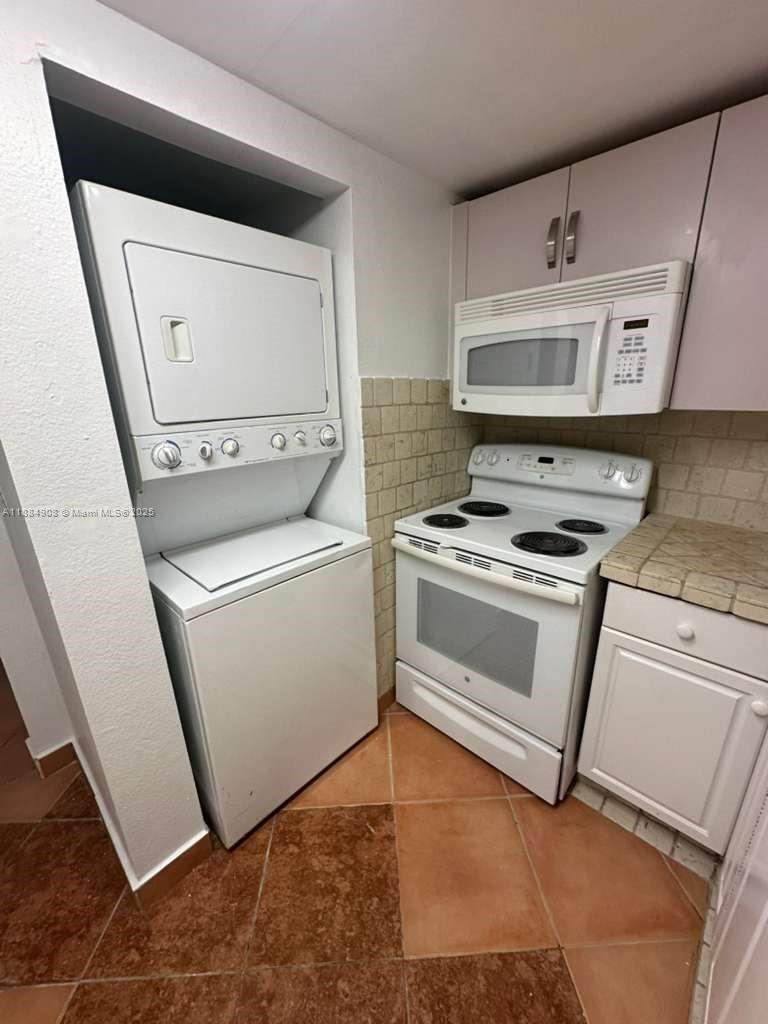 10000 NW 80th Ct 2108