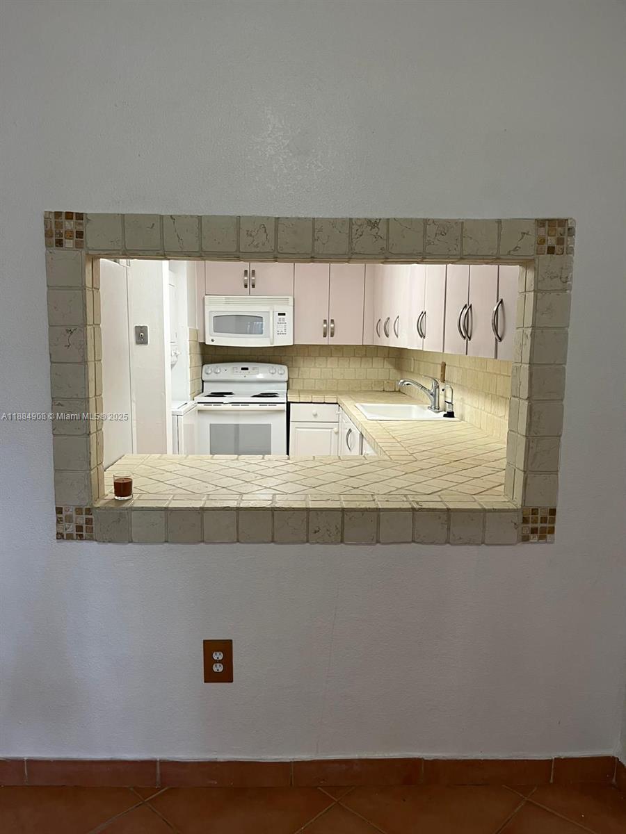 10000 NW 80th Ct 2108