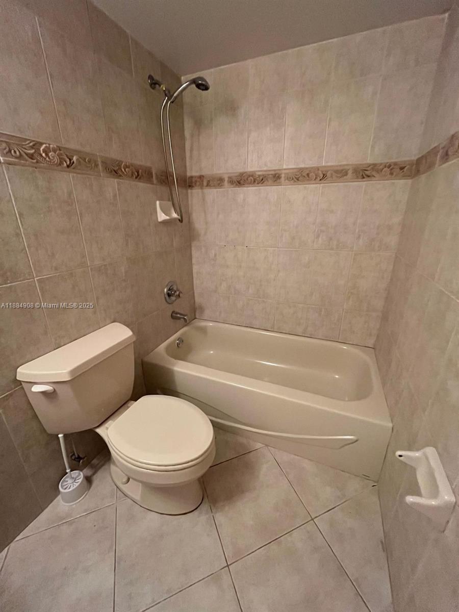 SAMARI LAKE EAST CONDO - Residential Lease