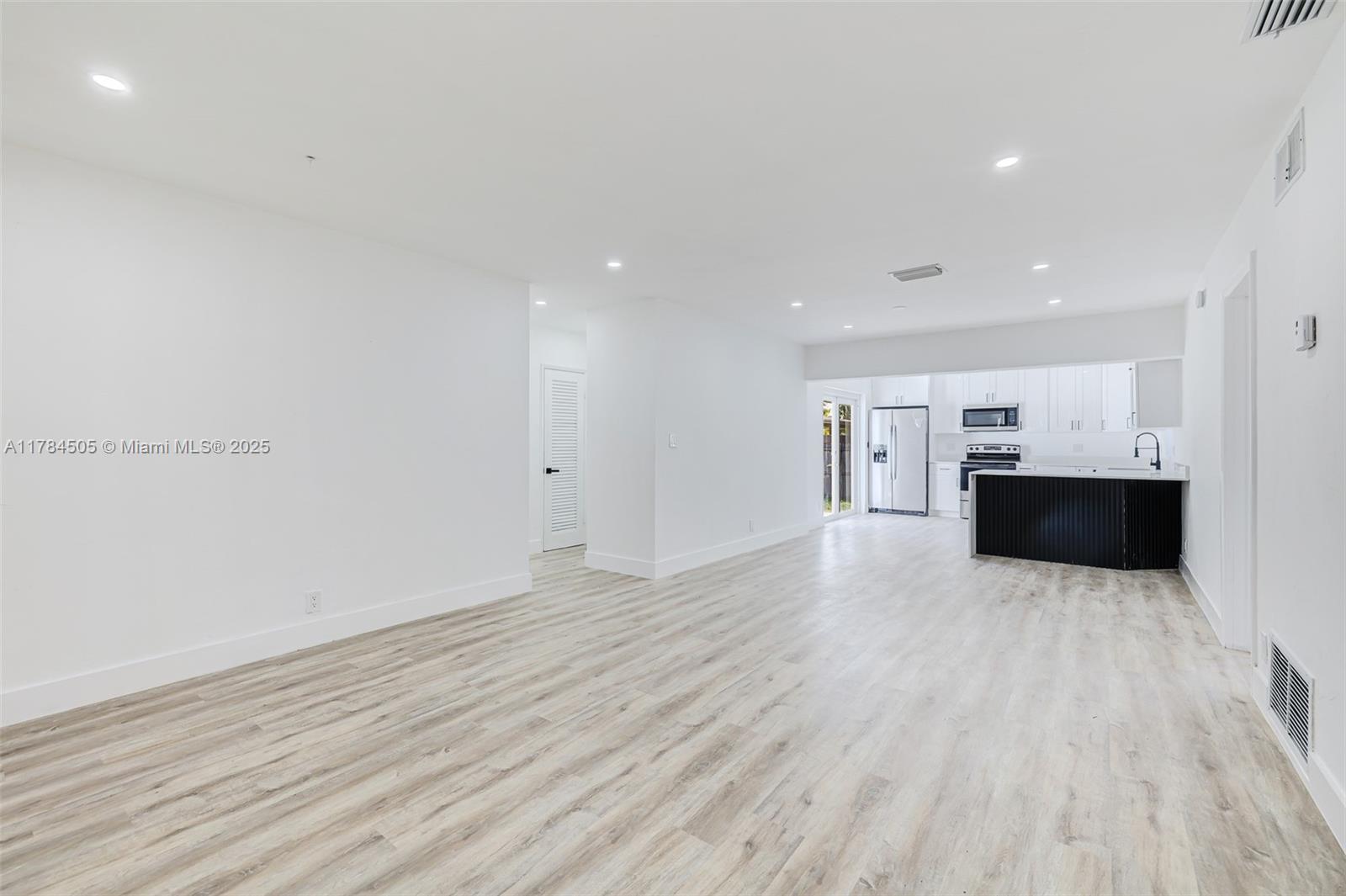 221 SW 28th Ter
