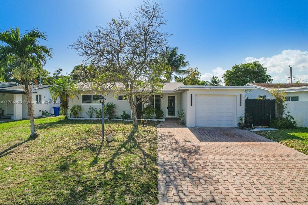 Photo of 221 SW 28th Ter, Fort Lauderdale, FL 33312 (MLS # A11784505)