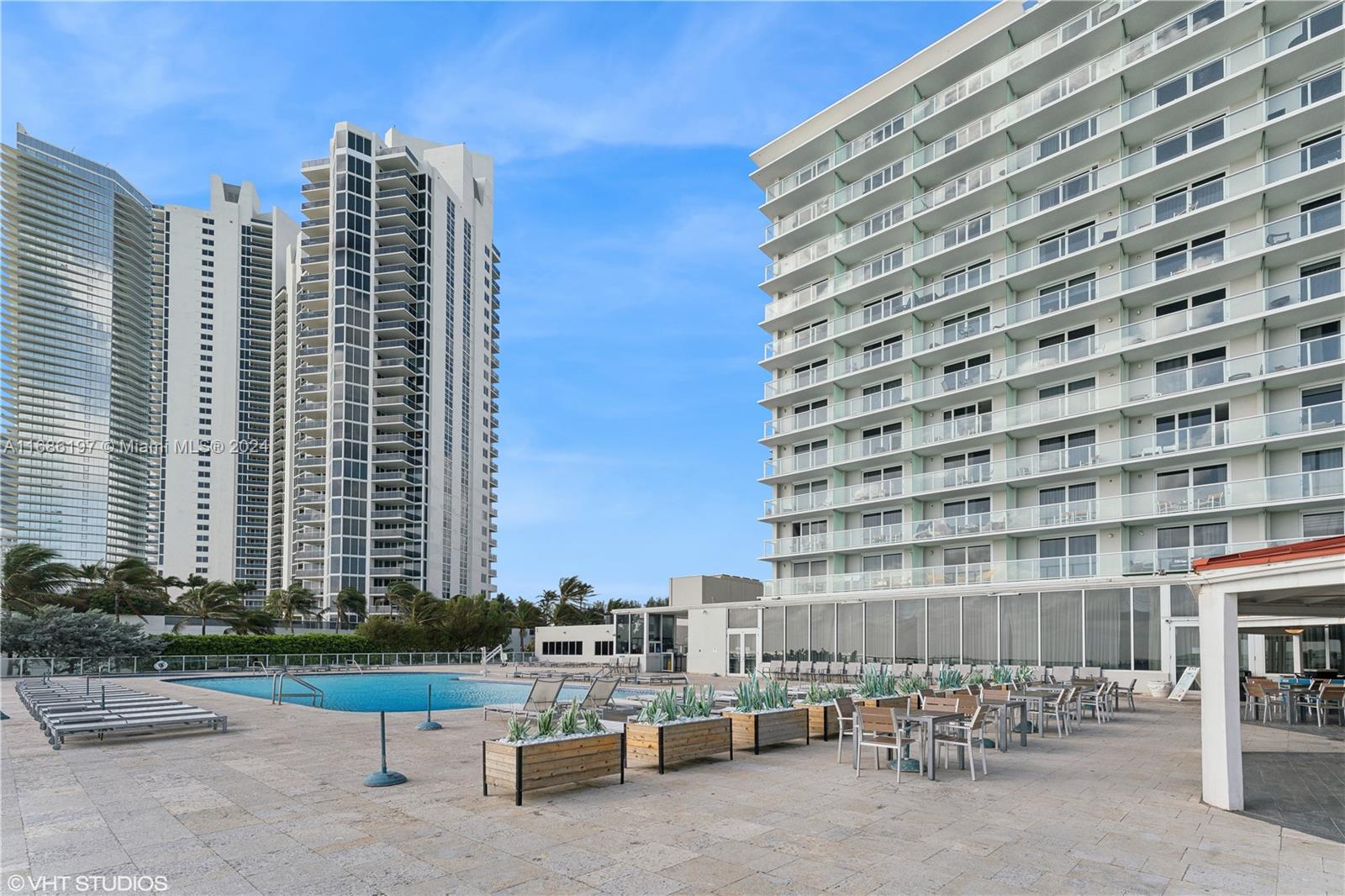 THE AVENTURA BEACH CLUB C - Residential