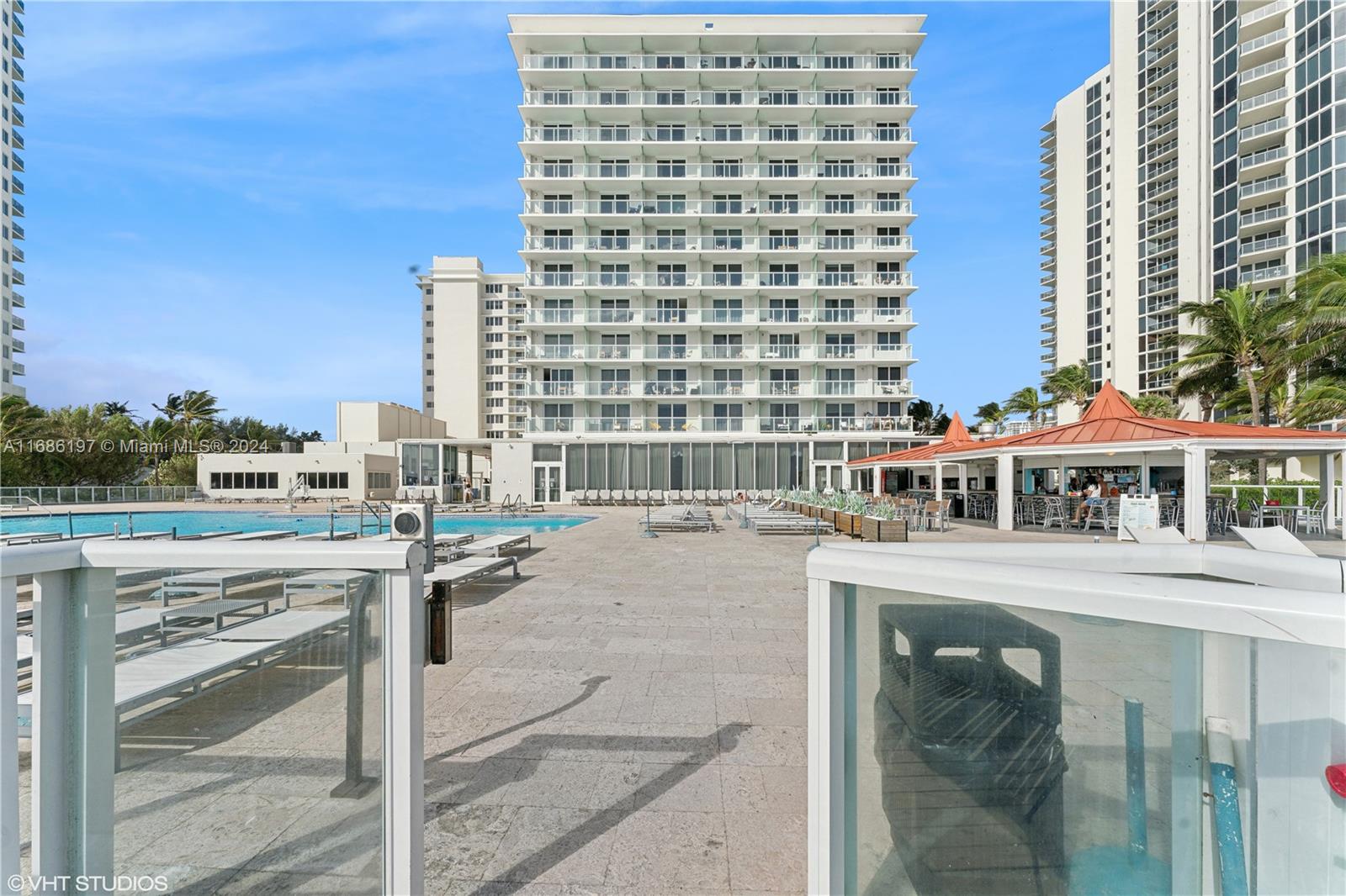 THE AVENTURA BEACH CLUB C - Residential
