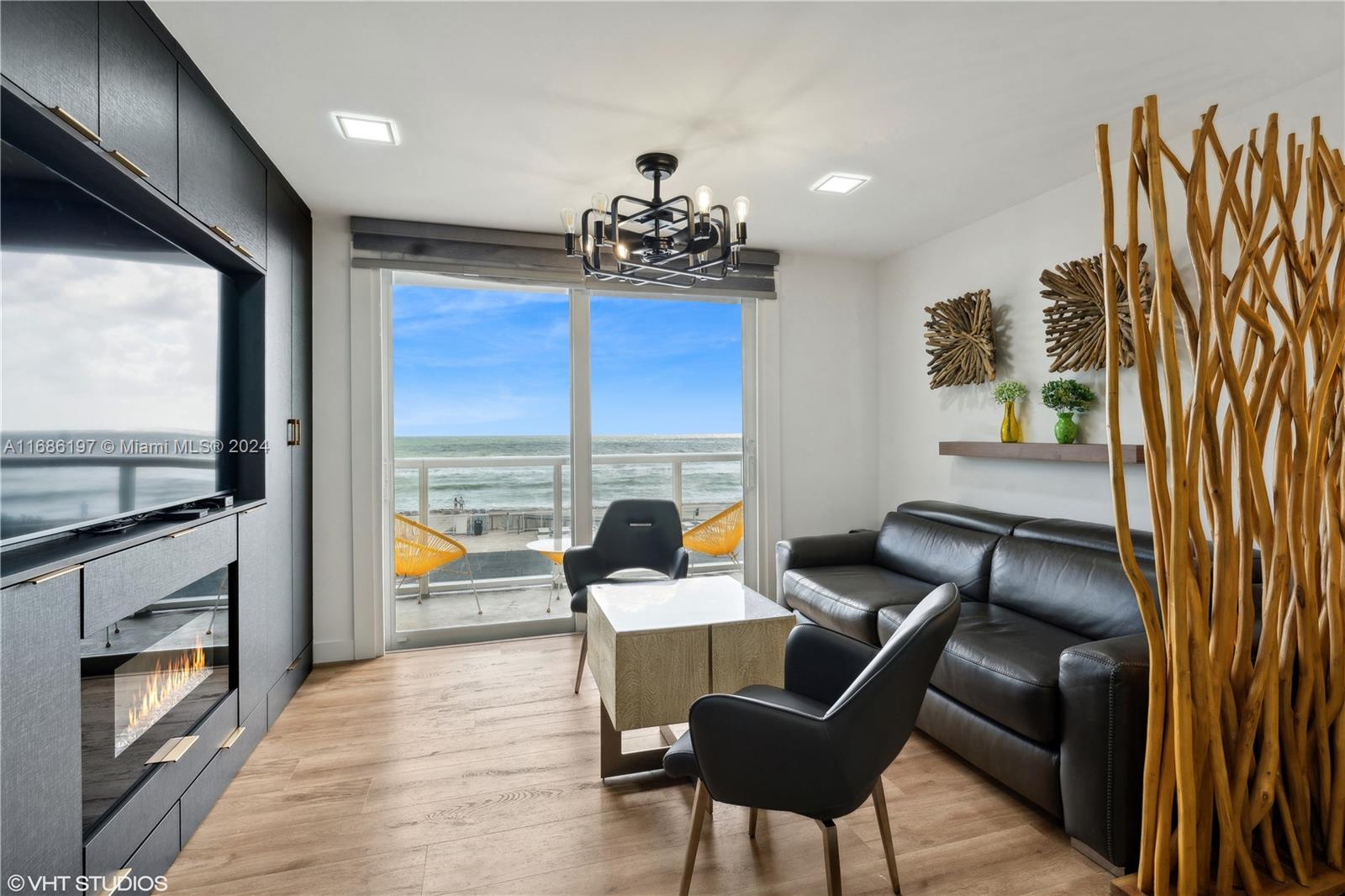 THE AVENTURA BEACH CLUB C - Residential