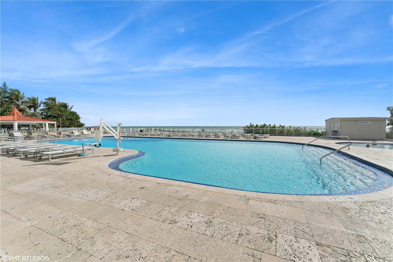 THE AVENTURA BEACH CLUB C - Residential