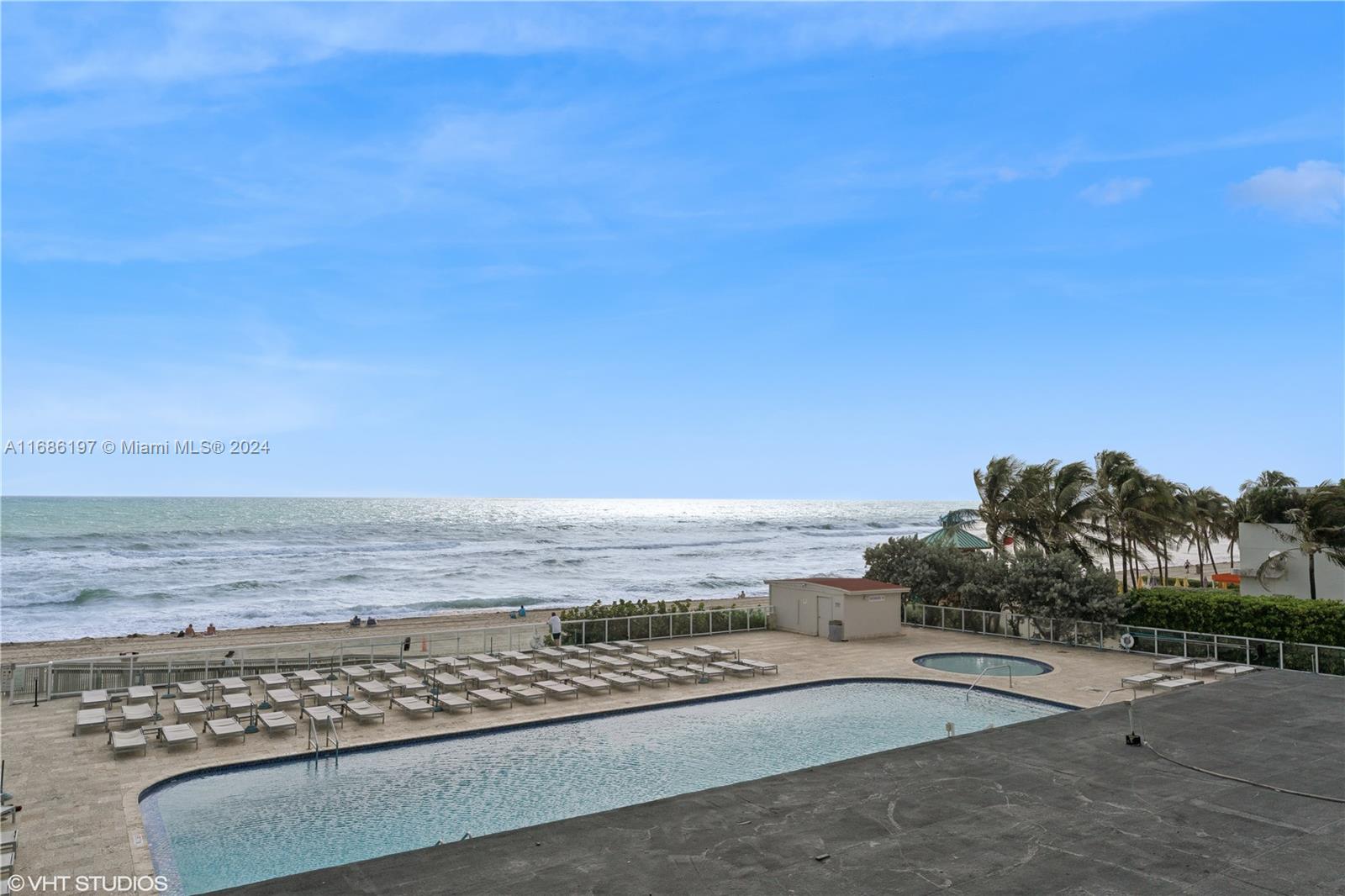 THE AVENTURA BEACH CLUB C - Residential