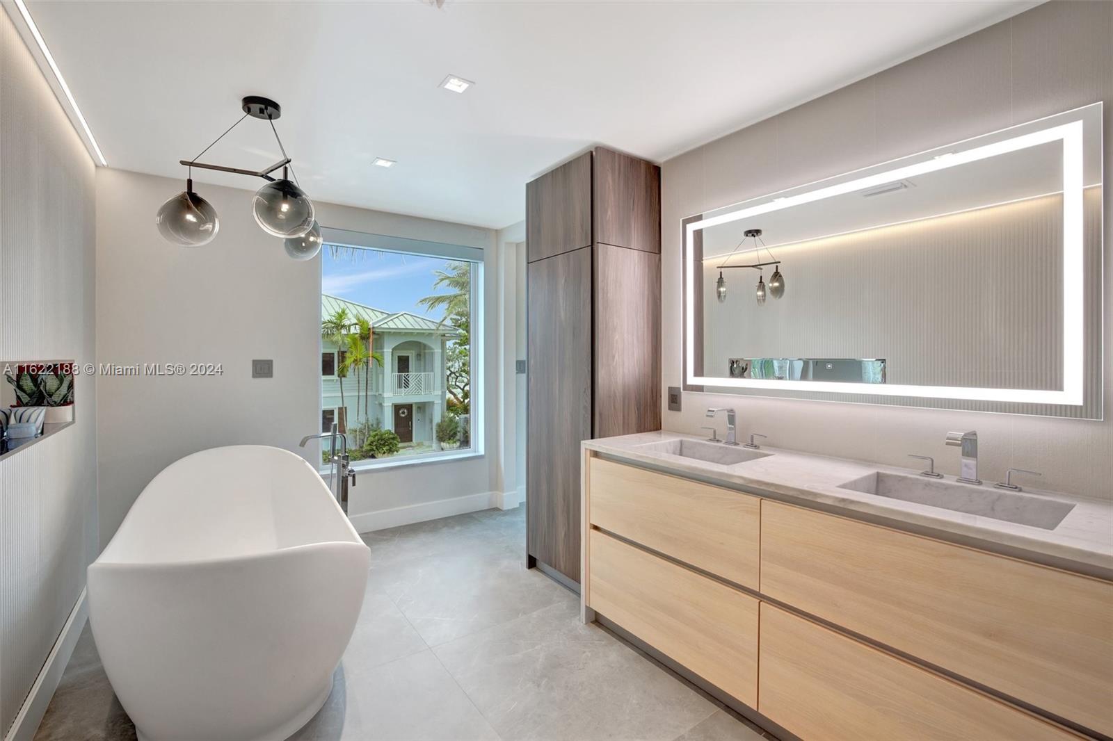 HOLLYWOOD CENTRAL BEACH - Residential Lease