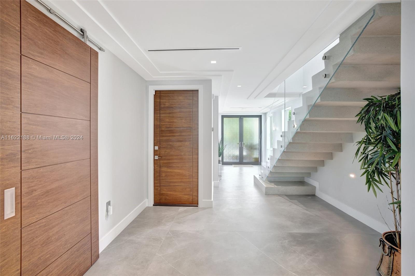 HOLLYWOOD CENTRAL BEACH - Residential Lease