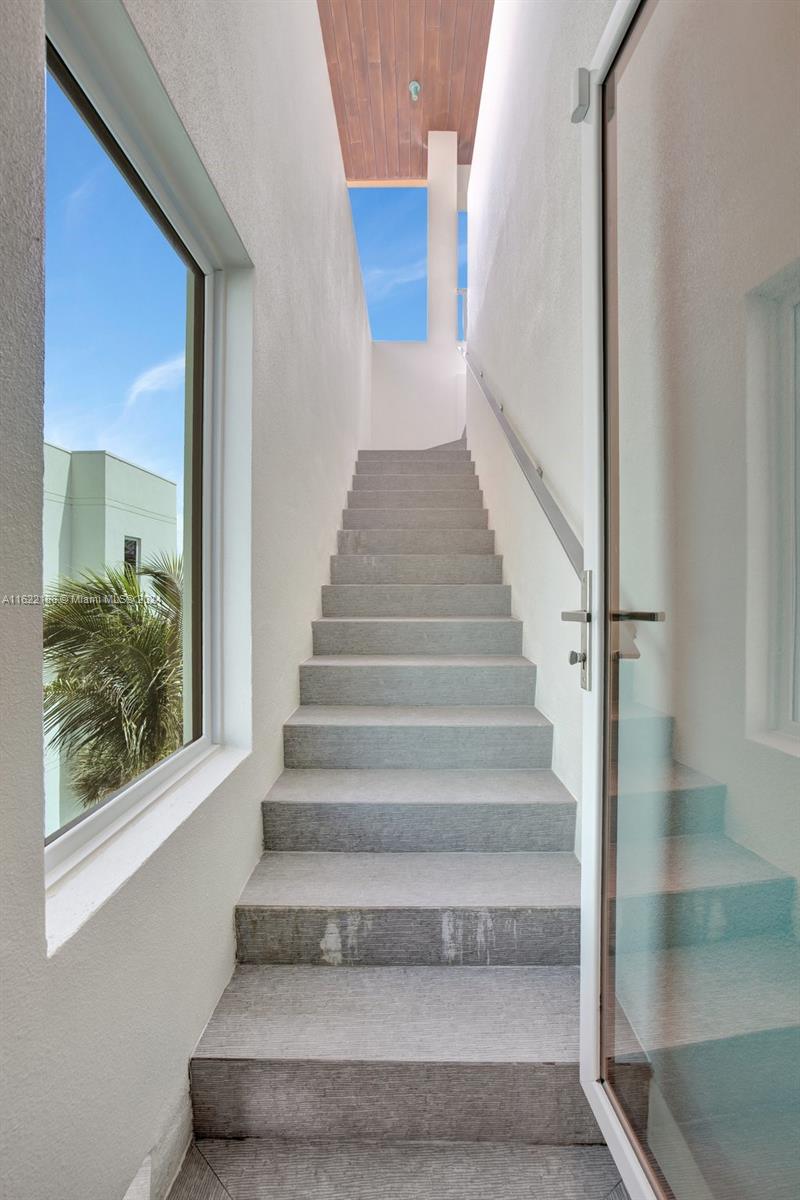 HOLLYWOOD CENTRAL BEACH - Residential Lease