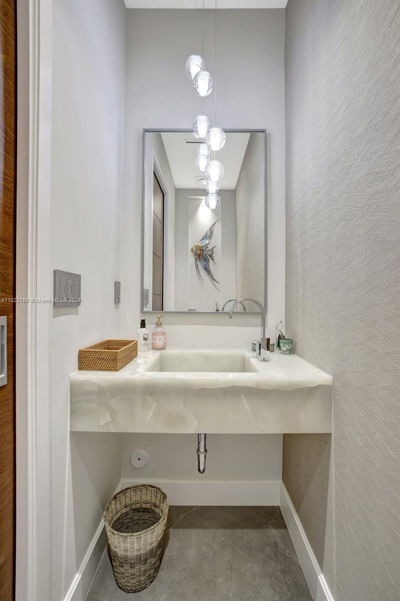 HOLLYWOOD CENTRAL BEACH - Residential Lease