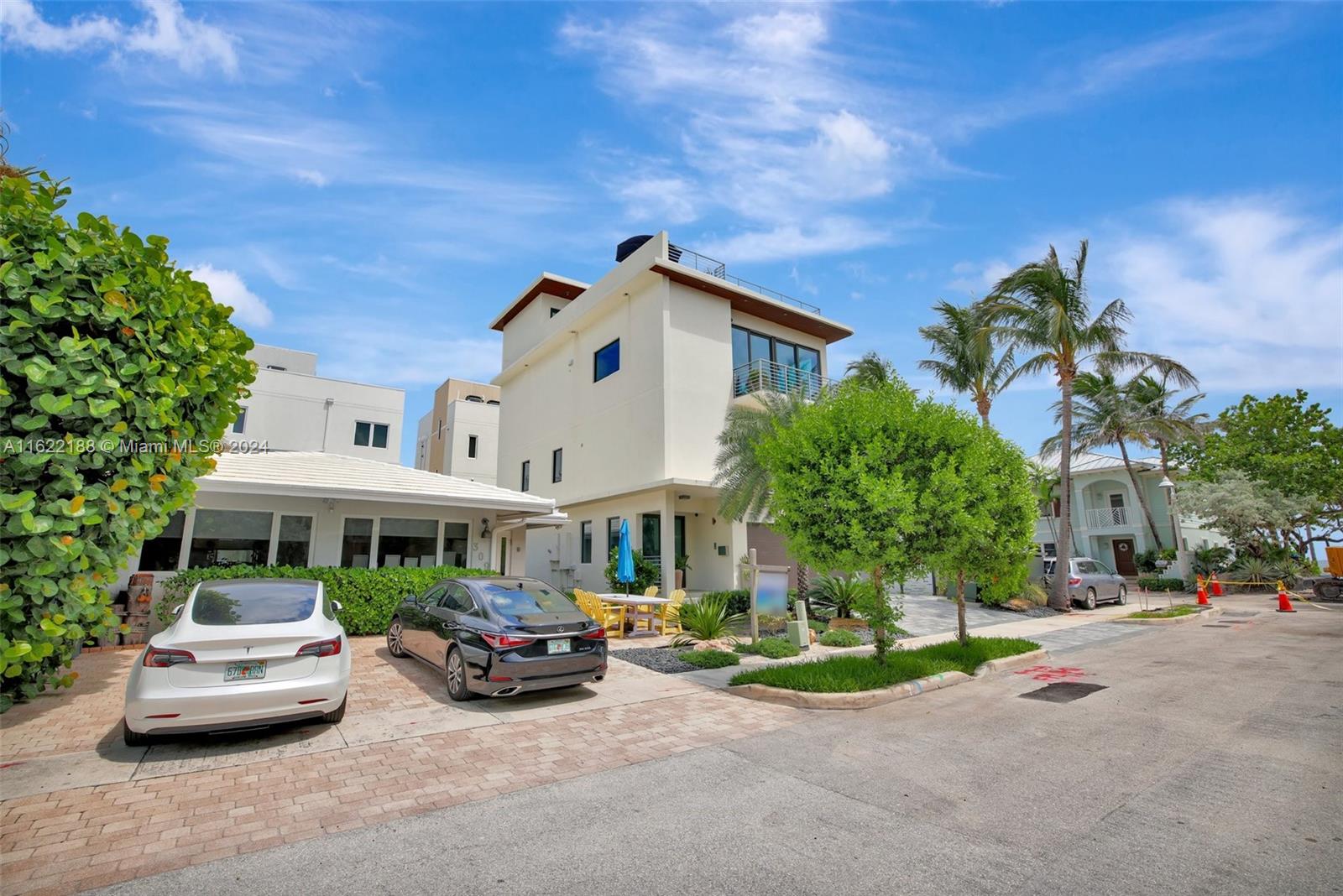 HOLLYWOOD CENTRAL BEACH - Residential Lease