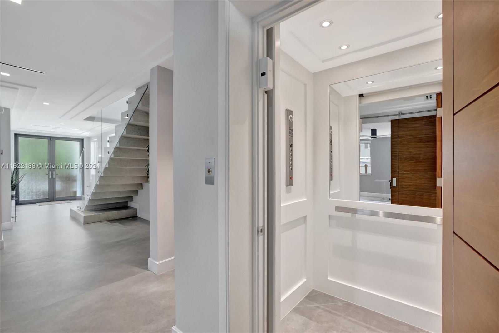 HOLLYWOOD CENTRAL BEACH - Residential Lease