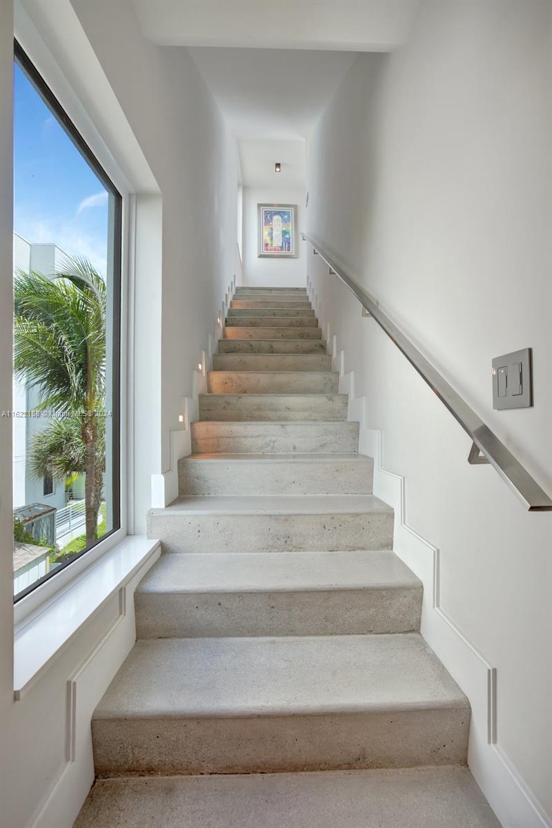 HOLLYWOOD CENTRAL BEACH - Residential Lease