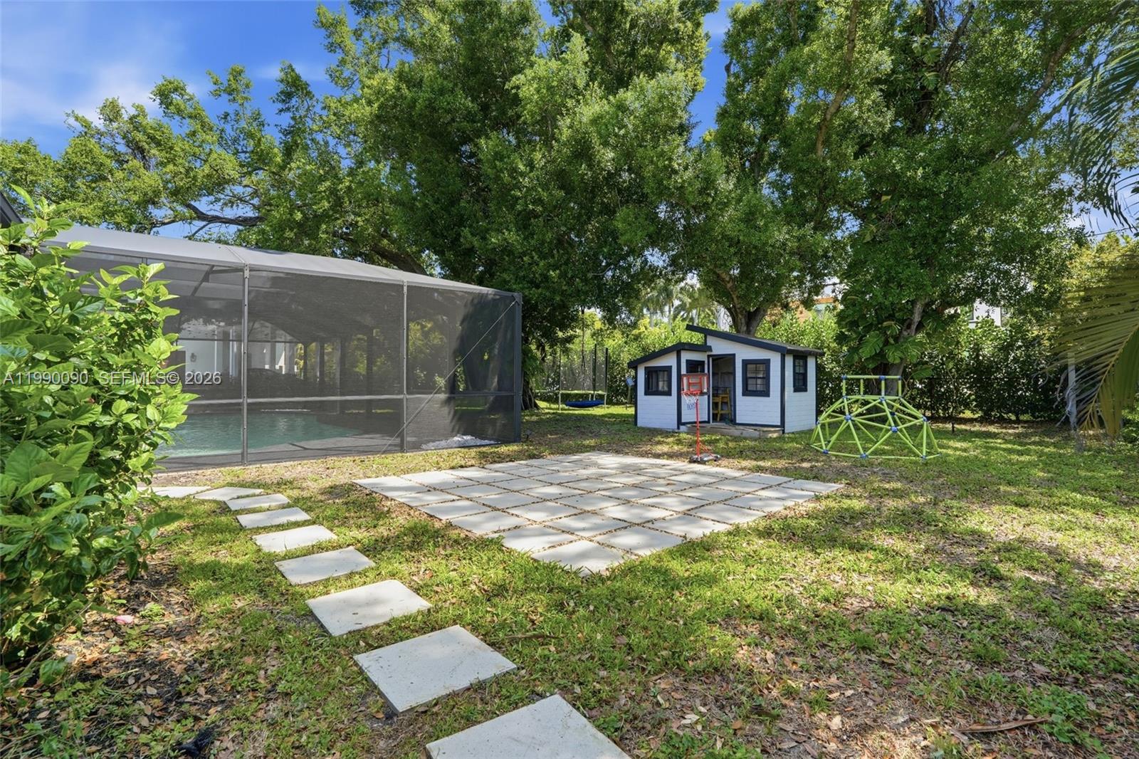 SEMINOLE ESTATES - Residential