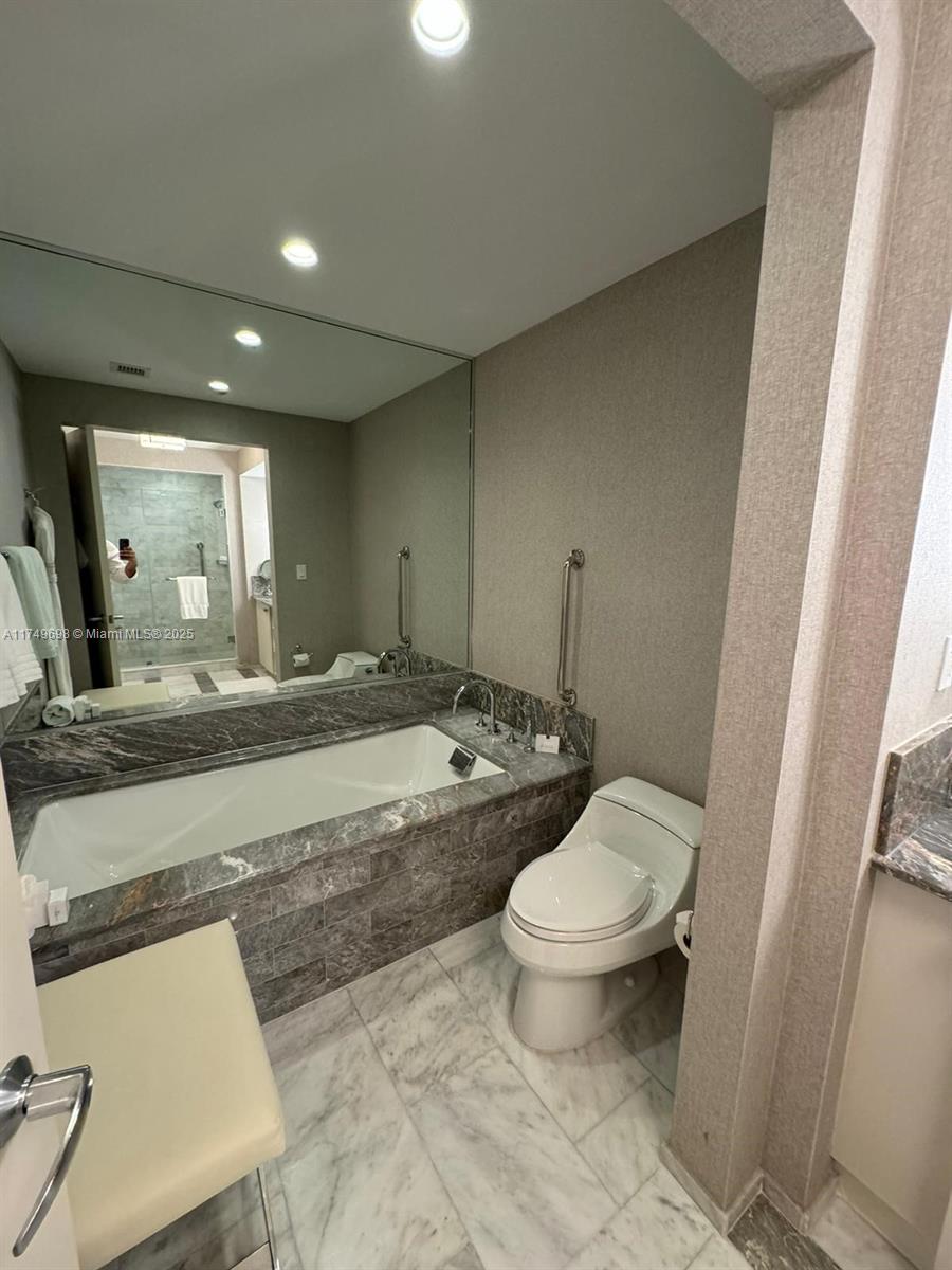 FLB CONDOMINIUM HOTEL - Residential
