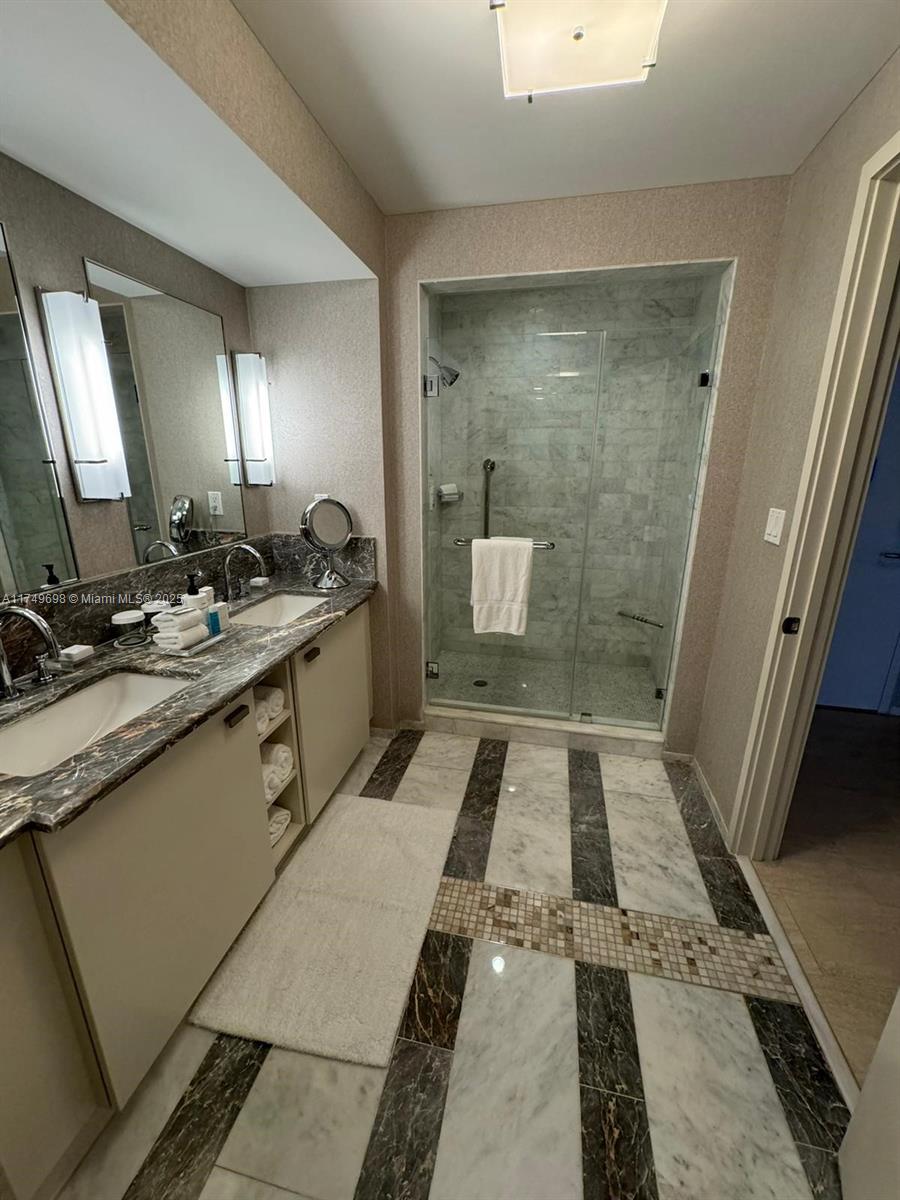 FLB CONDOMINIUM HOTEL - Residential