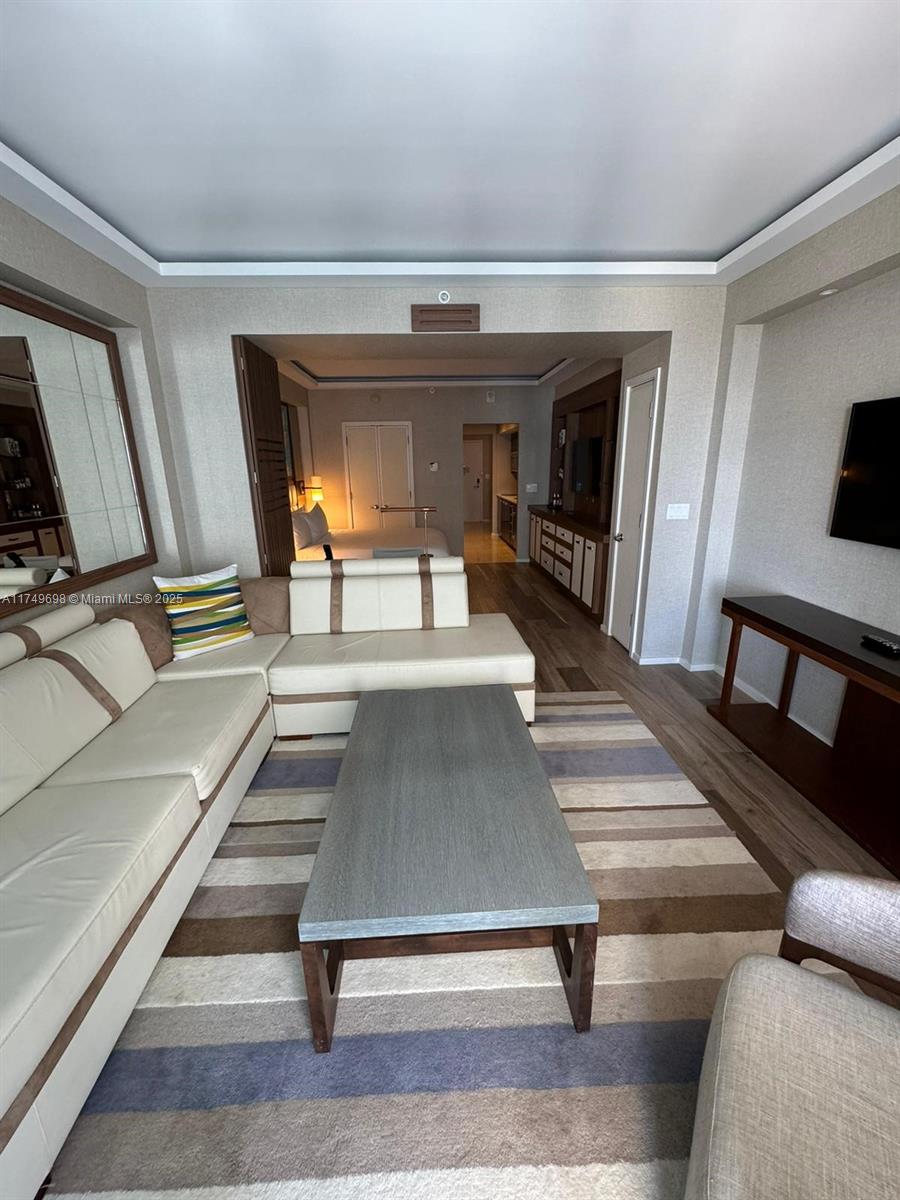 FLB CONDOMINIUM HOTEL - Residential