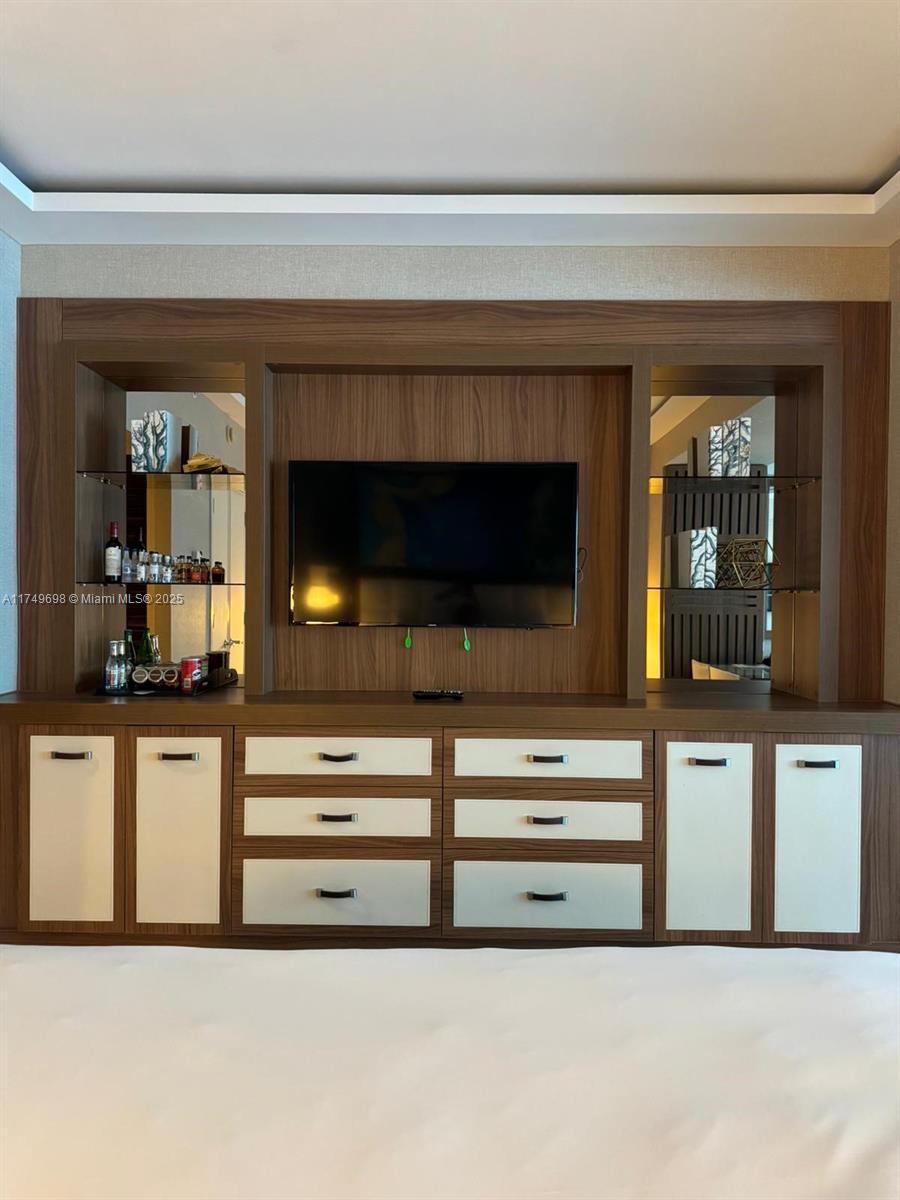 FLB CONDOMINIUM HOTEL - Residential