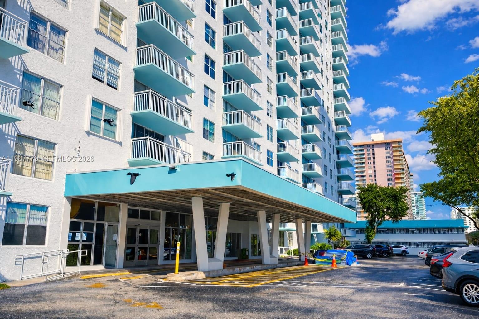 WINSTON TOWERS 500 CONDO - Residential