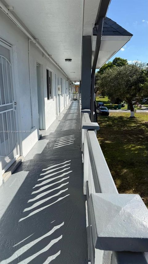 20337 NE 2nd Ave 16 Miami FL 33179