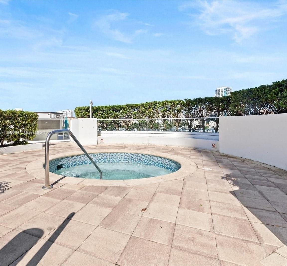 MARINA TOWER CONDO - Residential Lease