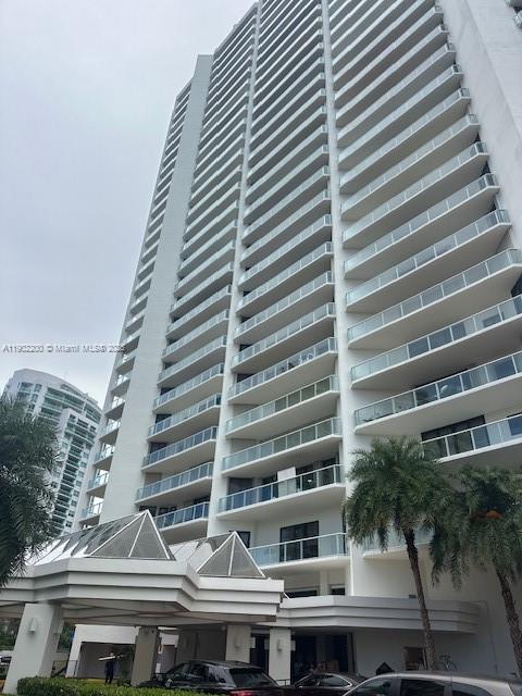 MARINA TOWER CONDO - Residential Lease