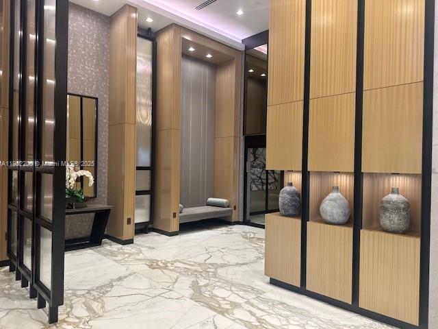 MARINA TOWER CONDO - Residential Lease