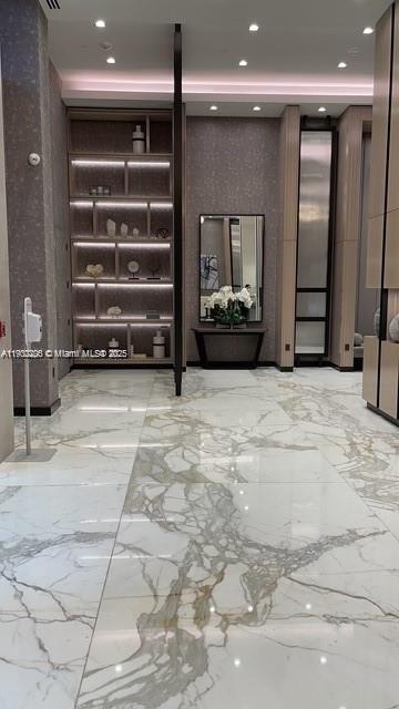 MARINA TOWER CONDO - Residential Lease