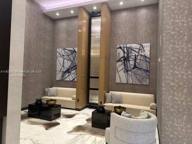 MARINA TOWER CONDO - Residential Lease