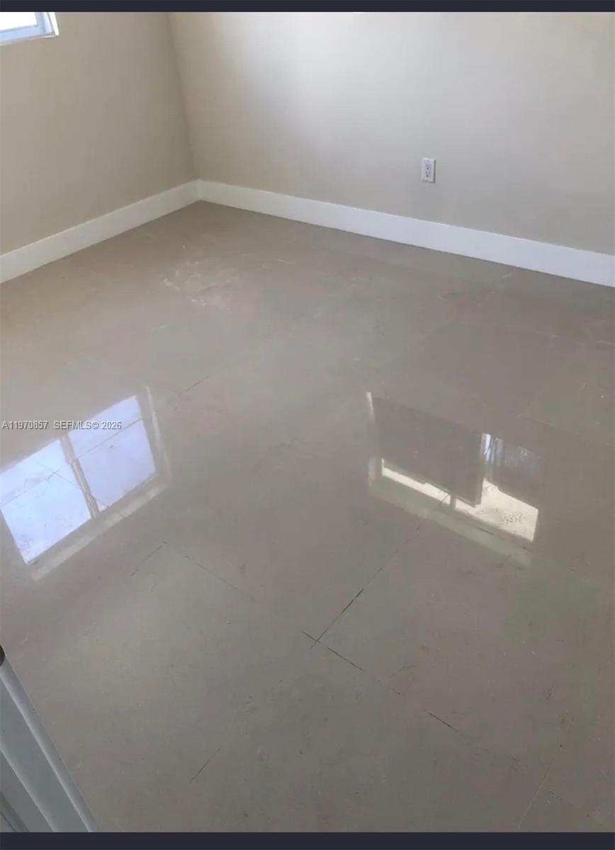 N MIAMI ESTATES - Residential Income