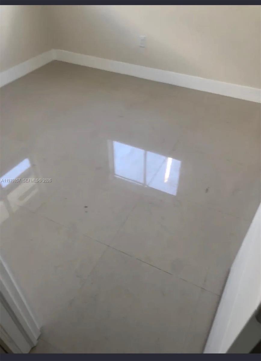 N MIAMI ESTATES - Residential Income