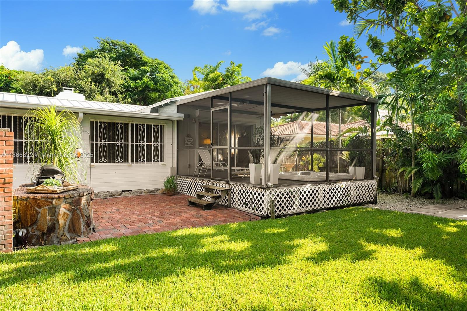 BAYSHORE PLAZA UNIT NO 2 - Residential