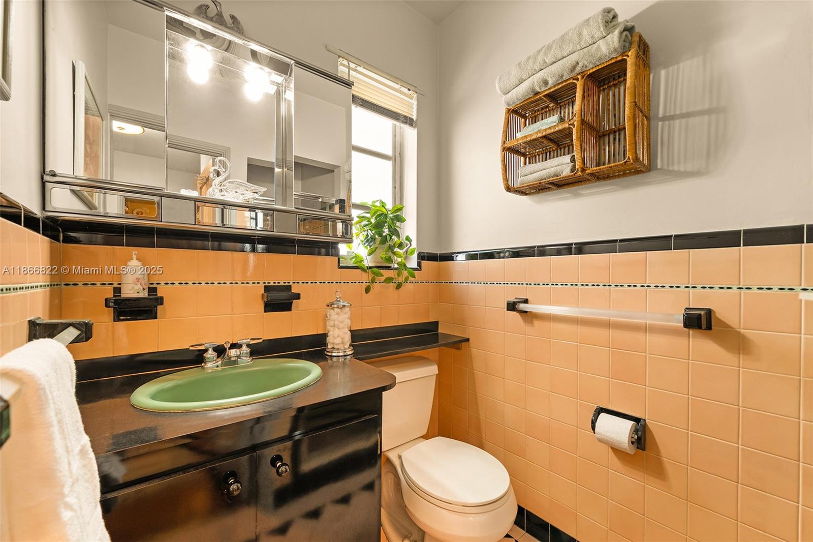 BAYSHORE PLAZA UNIT NO 2 - Residential