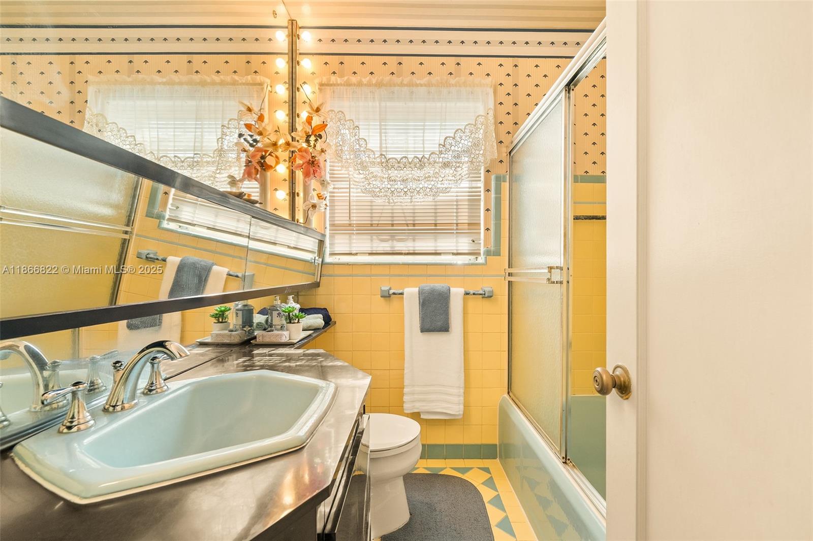 BAYSHORE PLAZA UNIT NO 2 - Residential