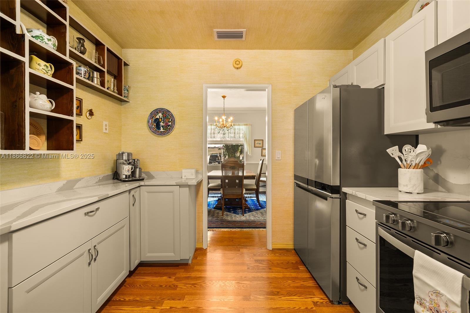 BAYSHORE PLAZA UNIT NO 2 - Residential