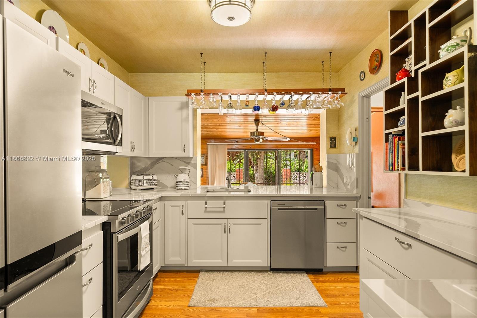 BAYSHORE PLAZA UNIT NO 2 - Residential