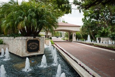 2000 Island Blvd 609