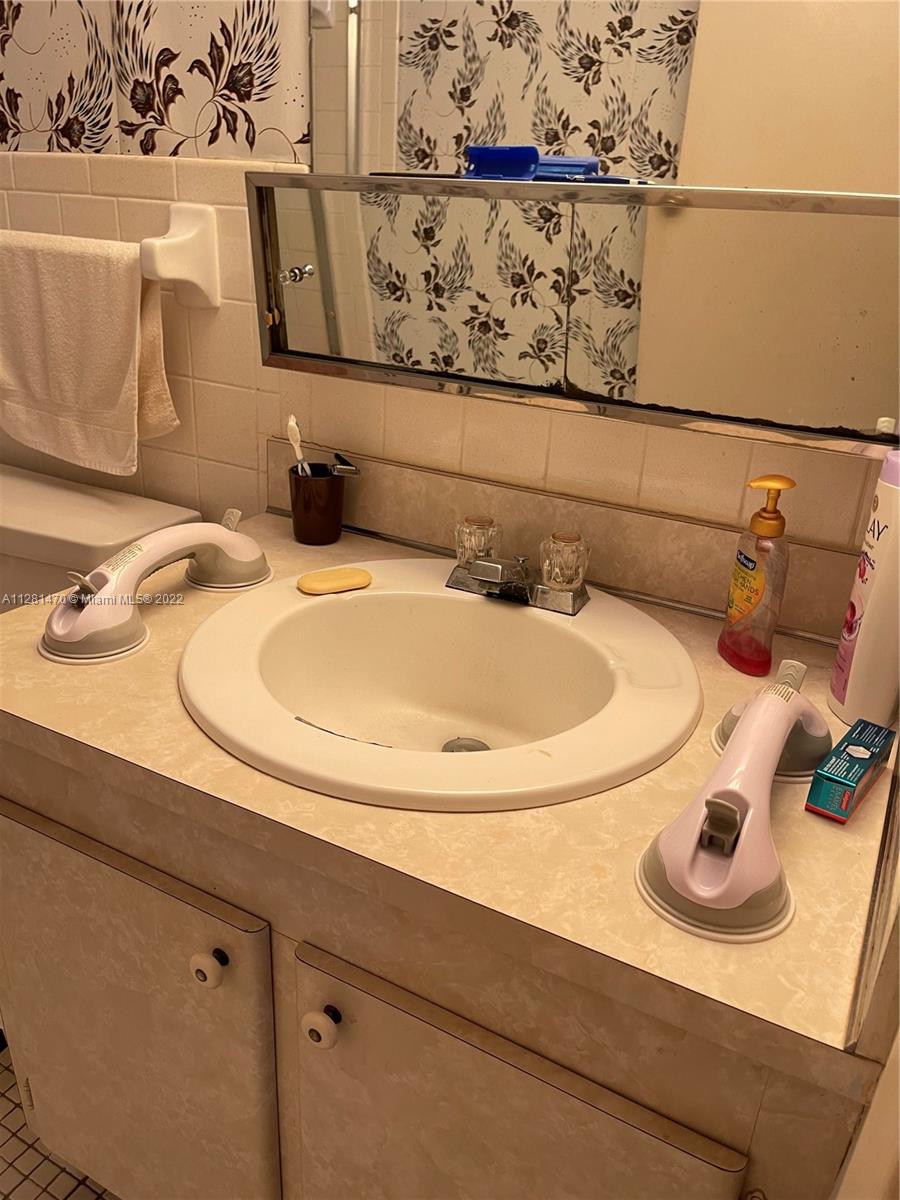 DIXIANA CONDO - Residential